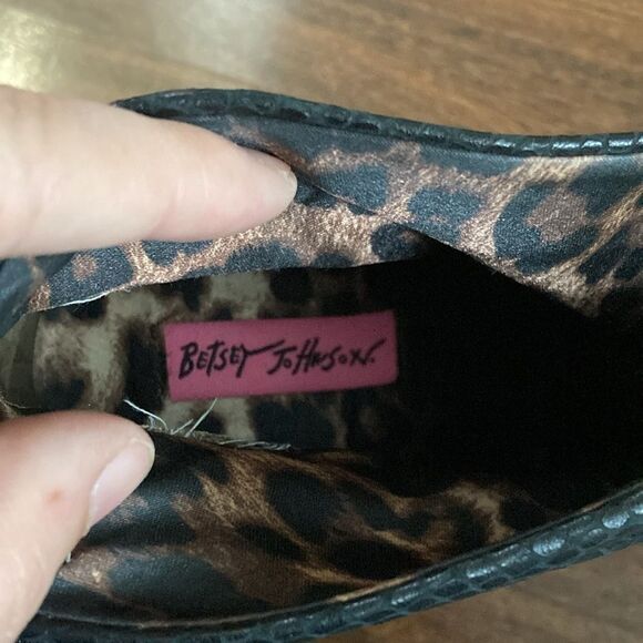 Betsey Johnson Crocodile Ankle Boots Sz 10 - Picture 6 of 9